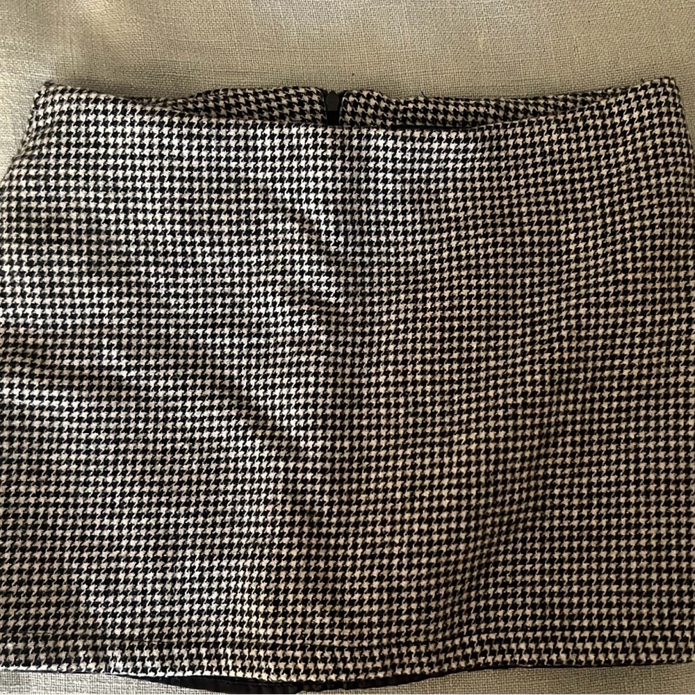 Brandy Melville Black and White Mini Pencil Skirt